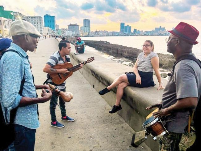 Bản đồ thể hiện con đường di cư của dòng nhạc Bolero từ Tây Ban Nha, qua Mỹ Latinh, đến Việt Nam.