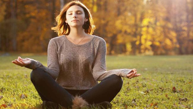 Chơi âm nhạc giúp kích thích và phát triển các vùng não bộ, cải thiện trí nhớ và tư duy logic.