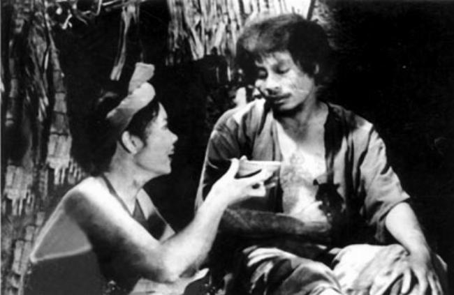 Hình ảnh tượng trưng về tình yêu vượt thời gian như Tô Thị hóa đá hoặc Ngưu Lang Chức Nữ.