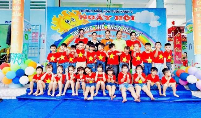 Trẻ em mầm non vui vẻ hát về an toàn giao thông, tạo ý thức tốt từ sớm