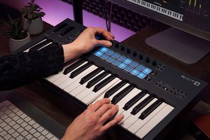 Keyboard Là Nhạc Cụ Gì? Hướng Dẫn Chi Tiết Cho Người Mới