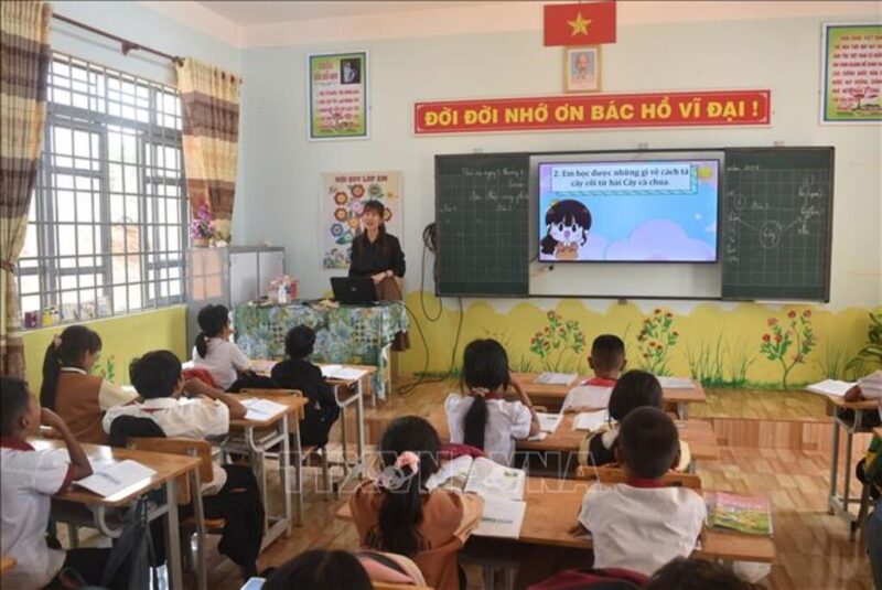 GIÁO ÁN DẠY HÁT NHỚ ƠN BÁC: Phương Pháp Hiệu Quả Cho Trẻ Mầm Non