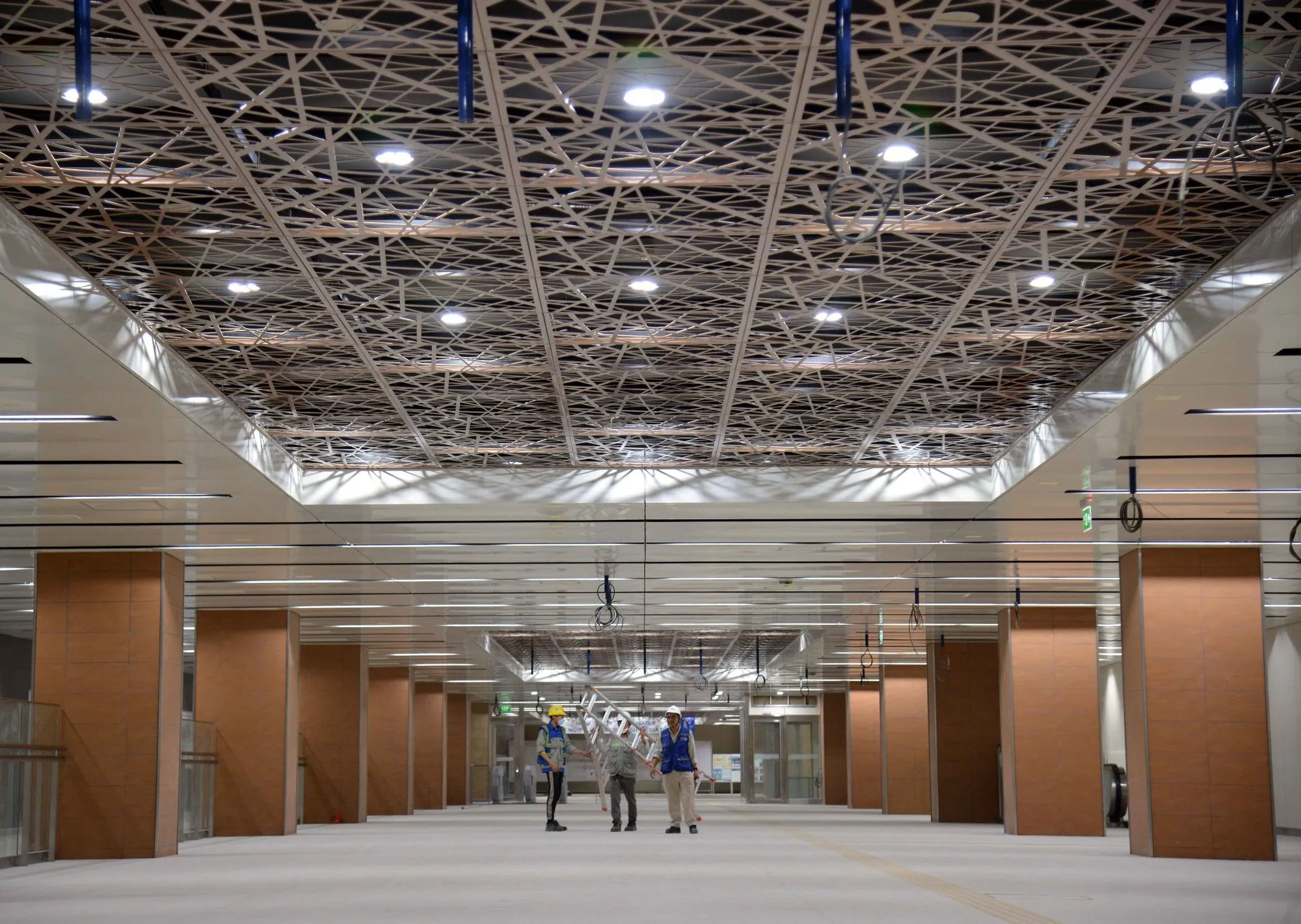 Nội thất sang trọng bên trong ga Metro Nhà hát Thành phố