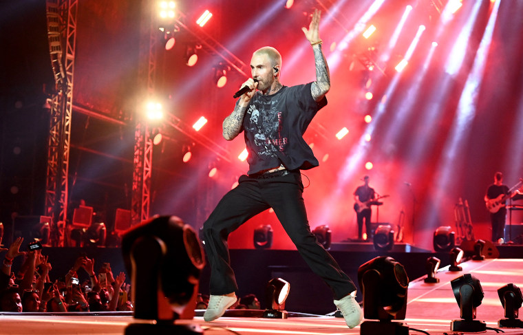 Phong Cách Âm Nhạc Đa Dạng Của Adam Levine: Từ Pop Rock Đến Soul Và R&B