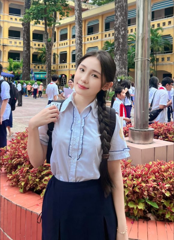 Dương Nghi Đình Là Ai? Khám Phá Tiểu Sử, Sự Nghiệp Và Phong Cách Âm Nhạc