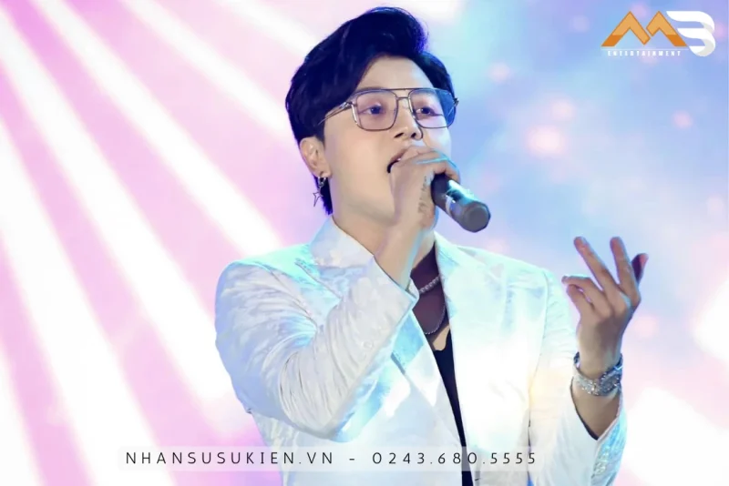 Ca Sĩ Dương Thuận: Hành Trình Âm Nhạc Từ Đam Mê Đến Thành Công