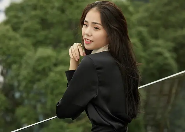 Hương Ly là ai? Tiểu sử và sự nghiệp ca hát đầy thành công của nữ ca sĩ