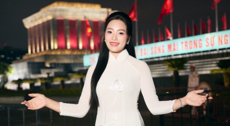 Album và sản phẩm âm nhạc nổi bật của ca sĩ Huyền Trang: Khám phá sự nghiệp âm nhạc đồ sộ
