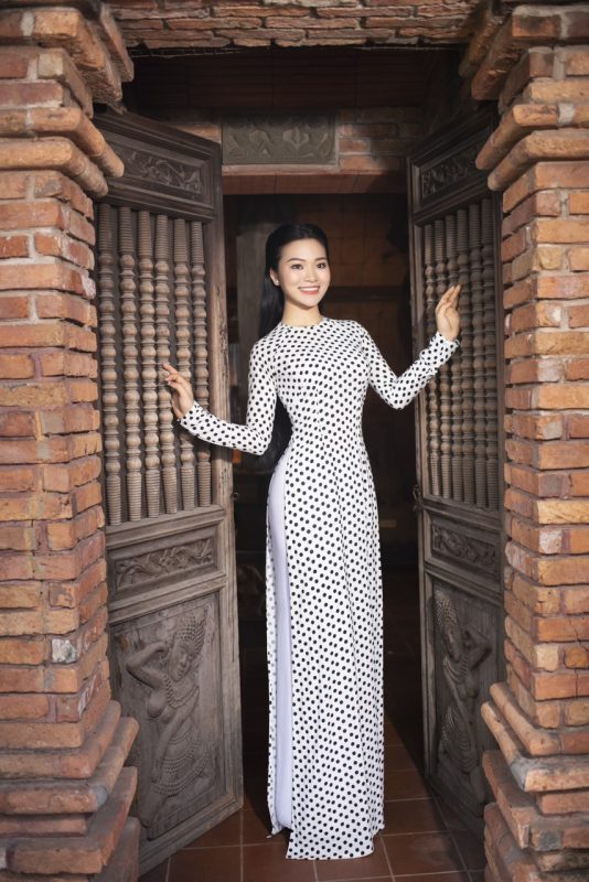 Các Ca Khúc và Album Nổi Bật Của Lê Ngọc Thúy: Phân Tích Âm Nhạc và Thành Công Thương Mại