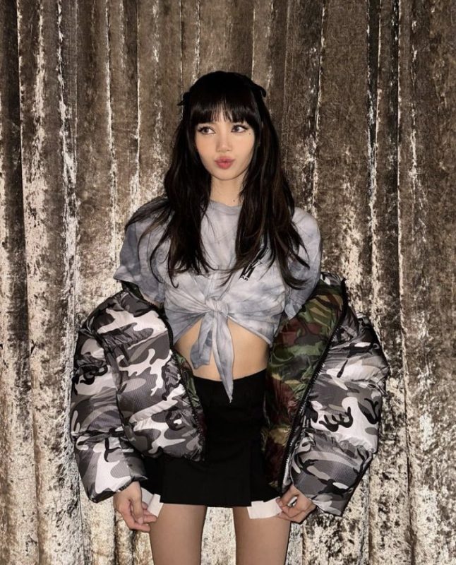 Phong Cách Thời Trang và Ảnh Hưởng của Lisa Blackpink: Từ Sân Khấu Đến Đời Thường