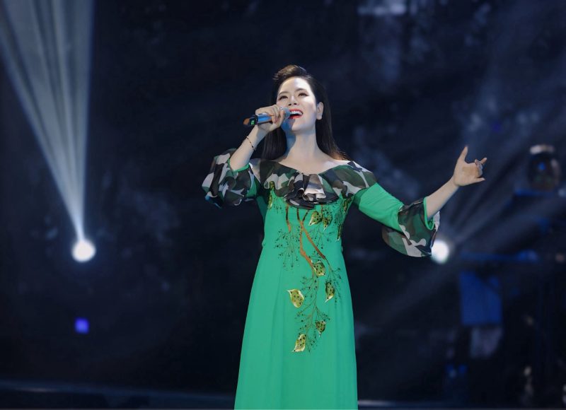 Lương Nguyệt Anh: Đời tư, gia đình và những hoạt động nghệ thuật gần đây (Mô tả: Cập nhật thông tin về đời tư, gia đình của Lương Nguyệt Anh, cũng như những hoạt động nghệ thuật mới nhất và dự án âm nhạc đang thực hiện.)