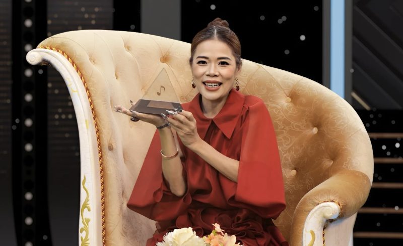 Mỹ Lệ: Tiểu Sử và Sự Nghiệp Âm Nhạc Thăng Hoa