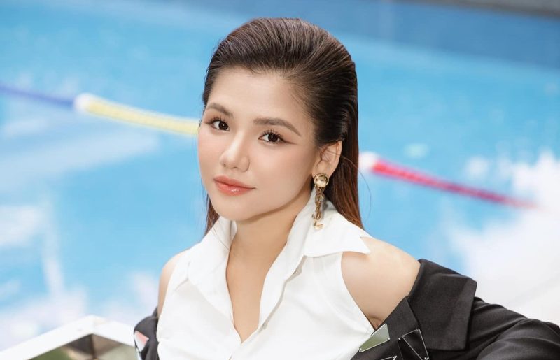 Myra Trần và những dự án âm nhạc mới nhất: Hé lộ về tương lai và định hướng phát triển sự nghiệp (Cập nhật thông tin về các dự án âm nhạc đang thực hiện, kế hoạch phát triển sự nghiệp, và những điều bất ngờ mà Myra Trần sẽ mang đến cho khán giả trong tương lai.)