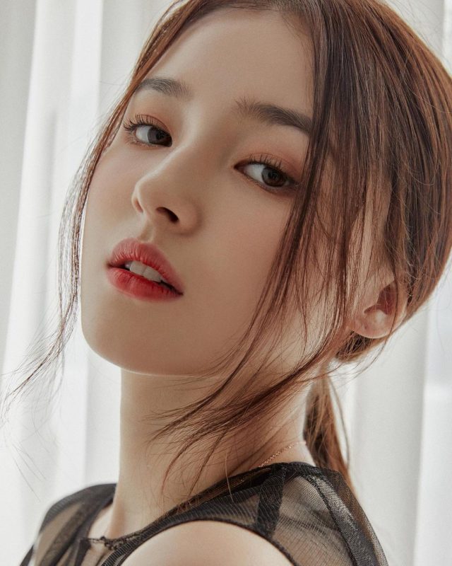 Nancy Momoland: Vẻ đẹp lai và sức hút khó cưỡng trên sân khấu lẫn đời thường