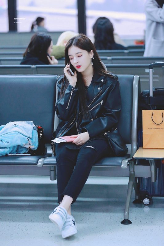 Phong cách thời trang đa dạng của Nancy Momoland: Từ năng động đến quyến rũ