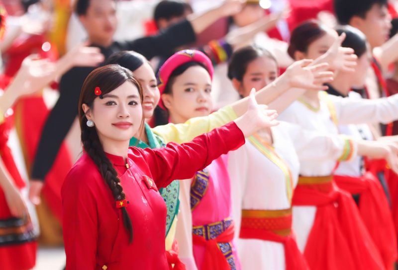 Nguyễn Thu Hằng: Hành trình âm nhạc chinh phục trái tim khán giả