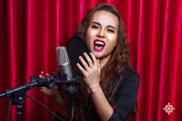 Sa Huỳnh và Hành Trình Âm Nhạc: Từ Những Bước Chân Đầu Tiên Đến Thành Công