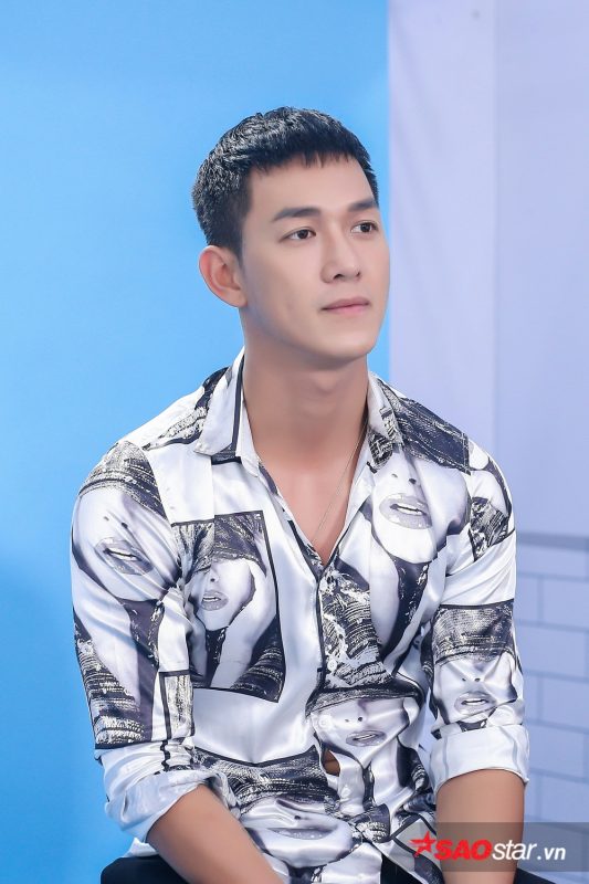 Sự Nghiệp Âm Nhạc Của Song Luân: Từ Giai Điệu Đến Sân Khấu Lớn
