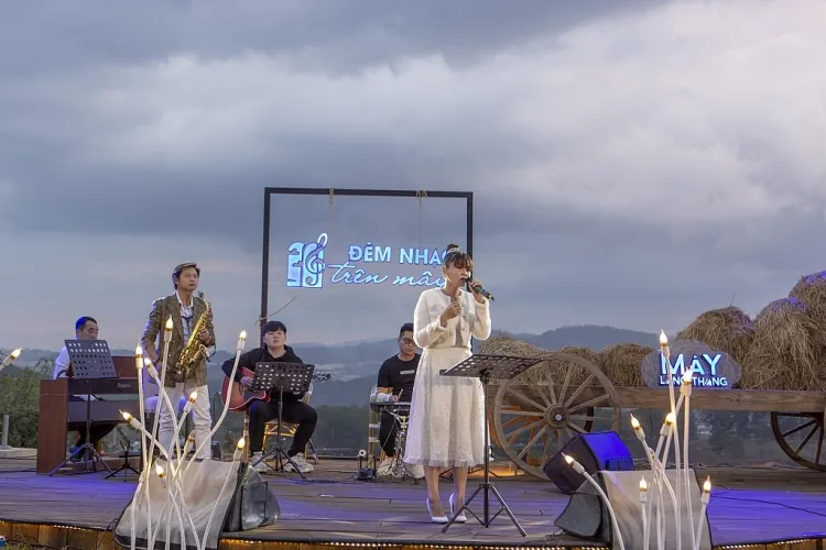 Cơn sốt "Chỉ là không cùng nhau" của cặp đôi Tăng Phúc - Trương Thảo Nhi thăng hạng ồ ạt trên top Trending