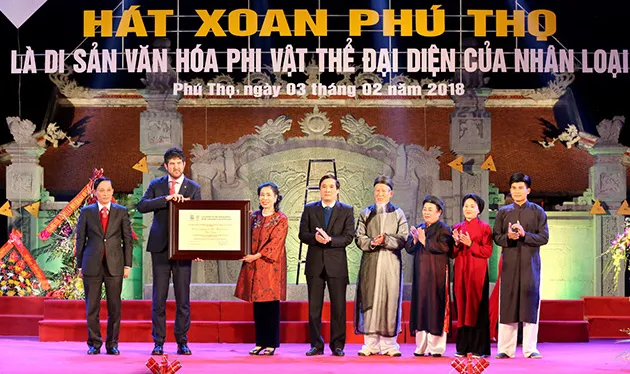 Hát xoan là gì? Nguồn gốc từ đâu? Đặc điểm của nghệ thuật hát xoan