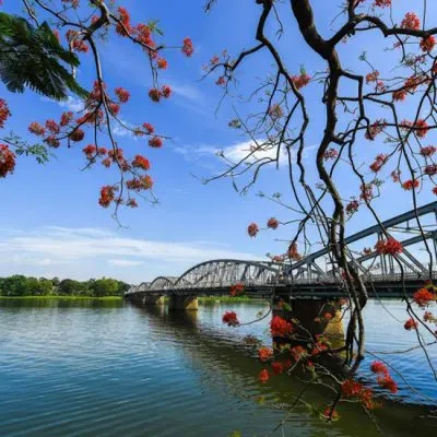 Huế mùa mưa với vẻ đẹp trầm mặc, hoài cổ của Cố Đô