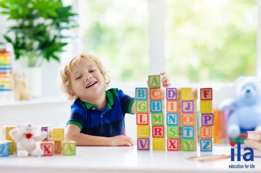 Những lời bài hát đơn giản về số đếm, bảng chữ cái… thích hợp cho bé tuổi mẫu giáo.