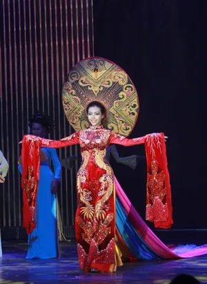 Một nghệ sĩ biểu diễn tại Nhà hát Nghệ thuật Dân gian Á Châu