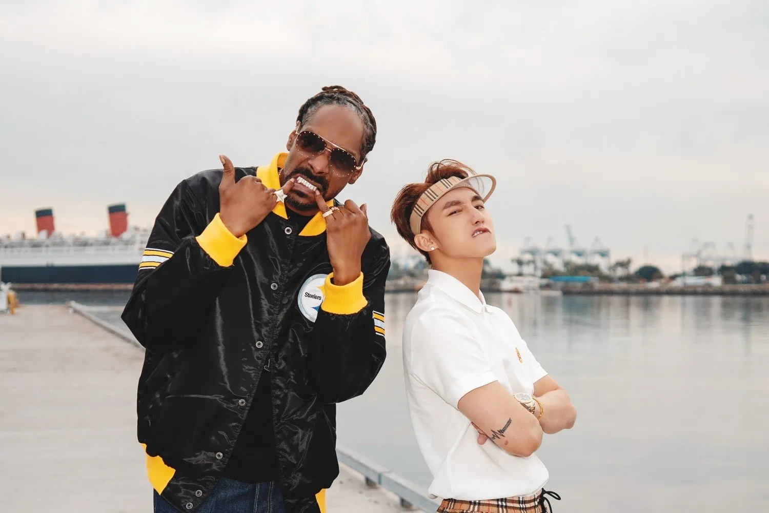 Sơn Tùng M-TP và Snoop Dogg trong MV “Hãy trao cho anh”