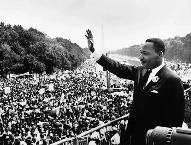 Chân dung mục sư Martin Luther King Sr. và bối cảnh phân biệt chủng tộc ảnh hưởng đến martin luther là ai