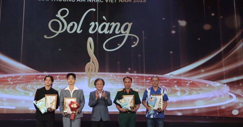 Các tác phẩm tiêu biểu đi cùng năm tháng của Hoàng Ngọc Oanh
