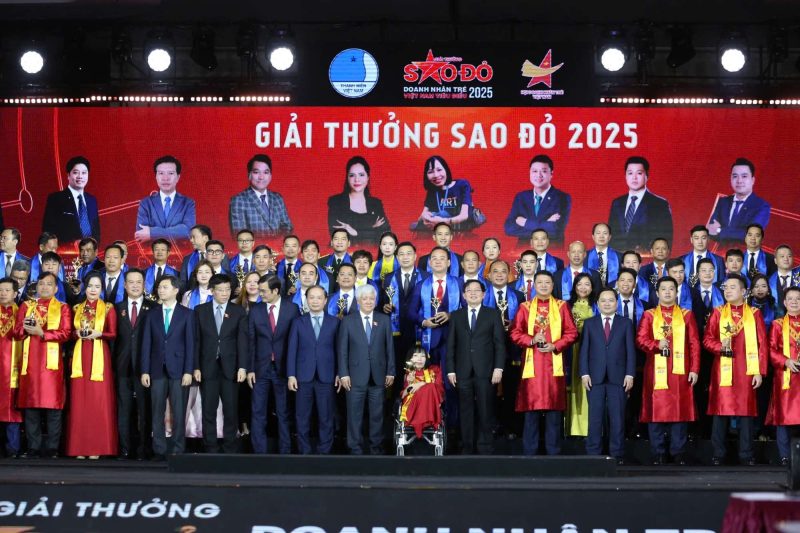 Giải thưởng và vinh danh: Ghi nhận những đóng góp của Lân Cường
