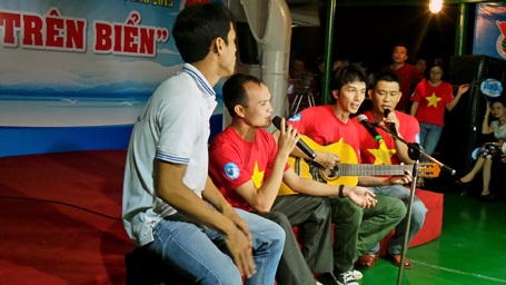 Phong Cách Âm Nhạc Đậm Chất Lê Việt Khánh: Nét Riêng Trong Giai Điệu Và Ca Từ