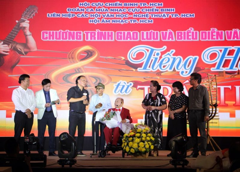 Sự nghiệp ca hát rực rỡ: Từ sân khấu đến trái tim khán giả