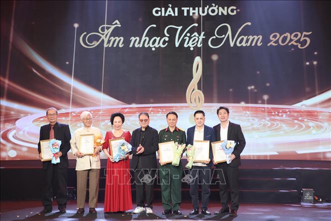 Giải thưởng, sự công nhận và đóng góp của Thương Linh cho âm nhạc Việt Nam