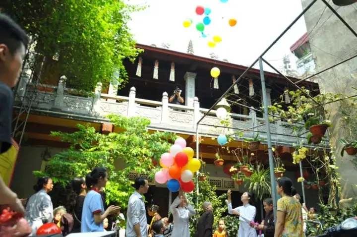 Sự nghiệp Âm nhạc và Phong cách Sáng tác Đặc trưng của Tú Nhi