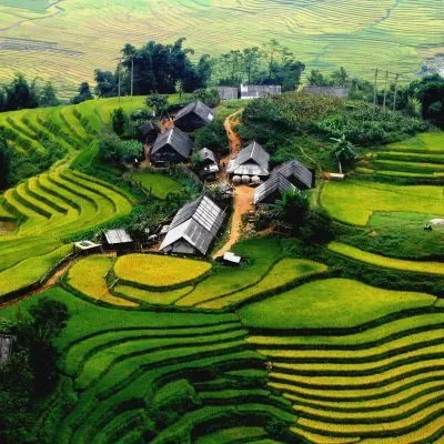 Ruộng bậc thang Sa Pa mùa nước đổ lấp lánh như những chiếc gương trời
