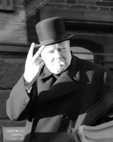 Bức ảnh chân dung lịch sử của Thủ tướng Winston Churchill, nhà lãnh đạo kiệt xuất trong Thế chiến thứ hai.