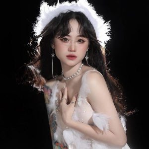 Cô Gái Gucci - Láo Soái Nhi