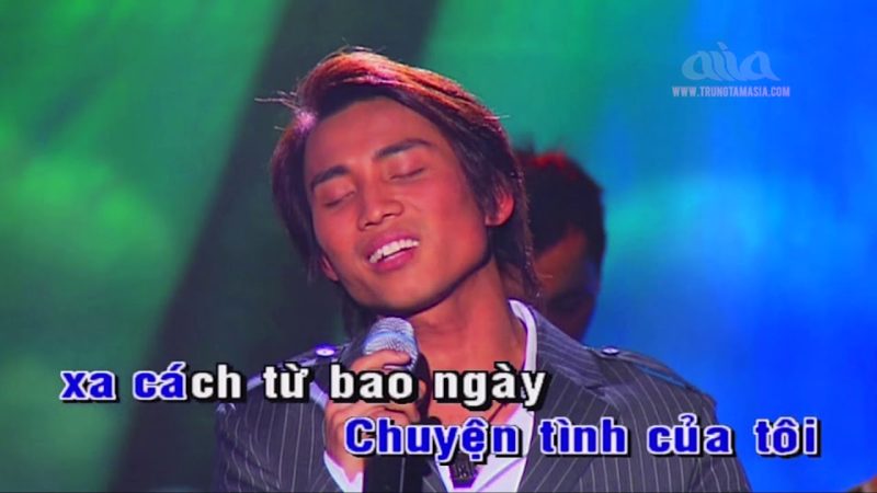 Đôi mắt người xưa - Ngân Giang