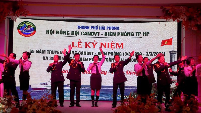 Gặp gỡ đồng đội - Top Ca Nam